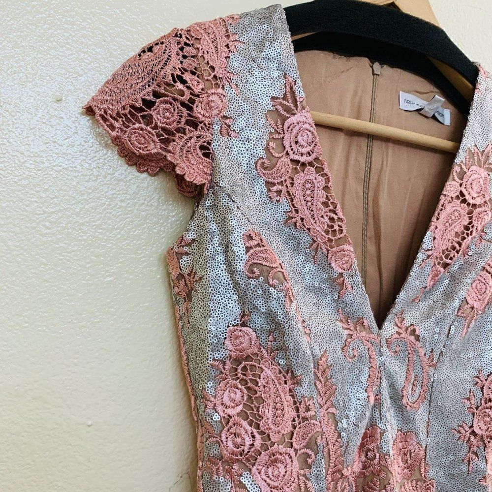 DRESS THE POPULATION Sabrina Lace Sequin Romper - Picture 3 of 10